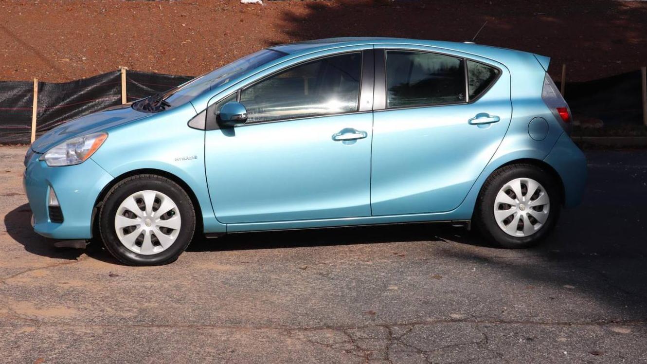 TOYOTA PRIUS C 2012 JTDKDTB37C1009671 image